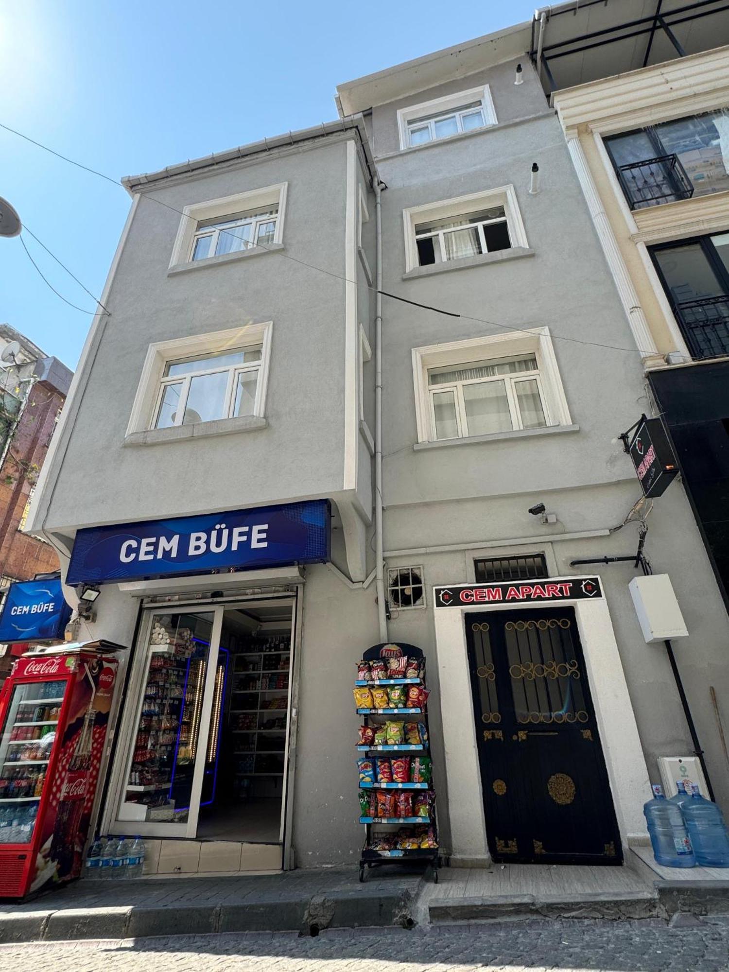 Cem Apart, Istanbul